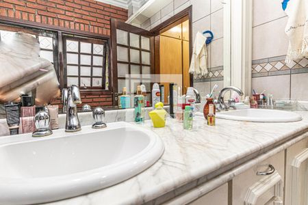 Casa à venda com 742m², 4 quartos e 2 vagasBanheiro da Suíte 1