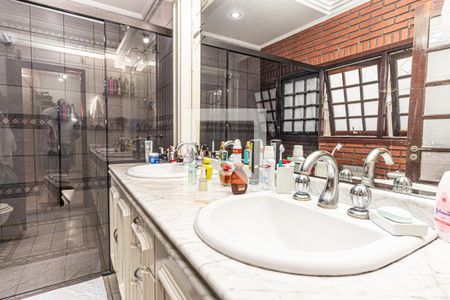 Casa à venda com 742m², 4 quartos e 2 vagasBanheiro da Suíte 1