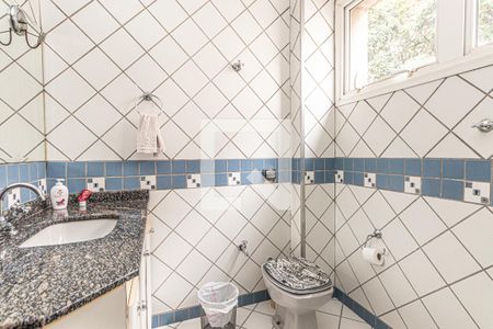 Casa à venda com 742m², 4 quartos e 2 vagasBanheiro da Suíte 2