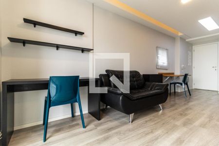 Studio - Mesa de kitnet/studio para alugar com 1 quarto, 36m² em Vila Buarque, São Paulo