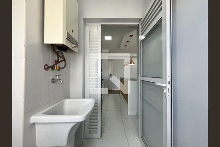 Apartamento à venda com 70m², 2 quartos e 1 vagaÁrea de Serviço