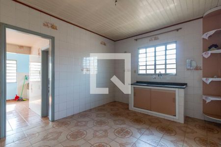 Casa à venda com 500m², 3 quartos e 3 vagas Casa à venda com 500m², 3 quartos e 3 vagasCozinha