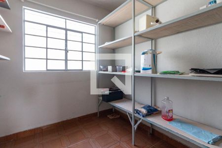 Casa à venda com 500m², 3 quartos e 3 vagas Casa à venda com 500m², 3 quartos e 3 vagasDespensa