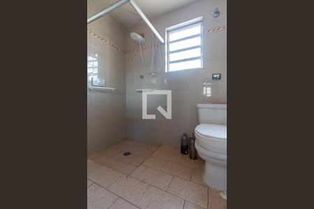 Casa à venda com 500m², 3 quartos e 3 vagas Casa à venda com 500m², 3 quartos e 3 vagasBanheiro