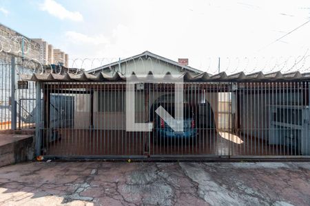 Casa à venda com 500m², 3 quartos e 3 vagas Casa à venda com 500m², 3 quartos e 3 vagasFachada