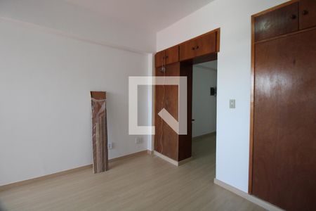 Quarto de apartamento à venda com 1 quarto, 50m² em Cambuí, Campinas