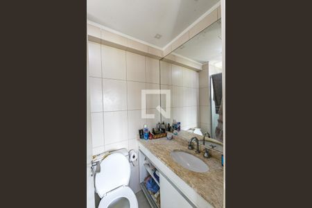 Banheiro do Quarto 1 de apartamento à venda com 2 quartos, 60m² em Camaquã, Porto Alegre