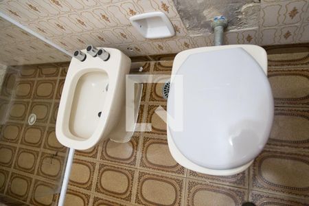 Casa à venda com 264m², 3 quartos e 7 vagasBanheiro do Quarto 1