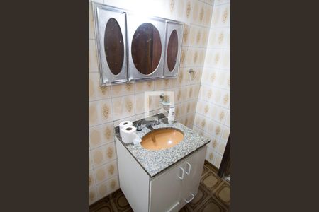 Casa à venda com 264m², 3 quartos e 7 vagasBanheiro Social