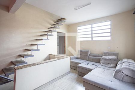 Sala de casa à venda com 6 quartos, 70m² em Bussocaba, Osasco