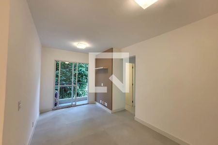 Sala de Estar/Jantar de apartamento para alugar com 2 quartos, 48m² em Vila Firmiano Pinto, São Paulo