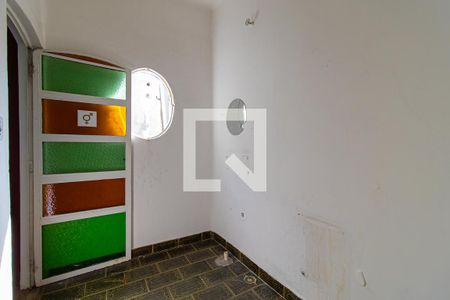 Casa à venda com 180m², 5 quartos e sem vagaBanheiro 1