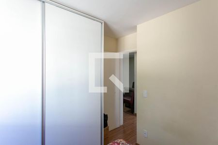 Quarto 2 de apartamento para alugar com 2 quartos, 44m² em São João Batista (venda Nova), Belo Horizonte