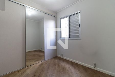 Quarto 1 de apartamento para alugar com 2 quartos, 48m² em Vila Liviero, São Paulo