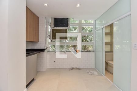 Apartamento à venda com 194m², 3 quartos e 1 vagaÁrea de Serviço