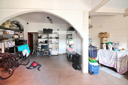 Casa à venda com 372m², 4 quartos e 4 vagasDeposito