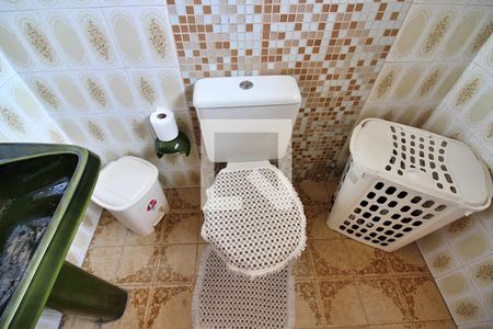 Casa à venda com 372m², 4 quartos e 4 vagasBanheiro Social 2