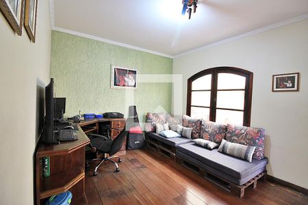 Casa à venda com 372m², 4 quartos e 4 vagasSala de TV