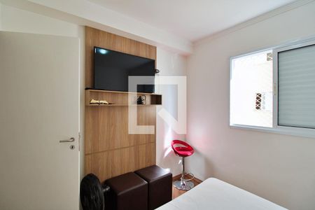 Quarto 1 de apartamento para alugar com 2 quartos, 46m² em Jardim Clementino, Taboão da Serra