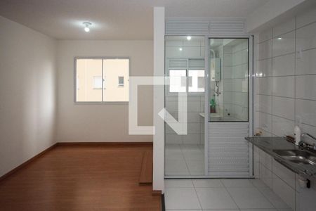 Sala e Cozinha de apartamento para alugar com 1 quarto, 32m² em Vila Graciosa, São Paulo
