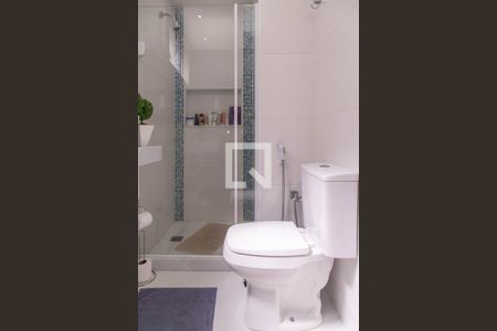 Apartamento à venda com 306m², 4 quartos e 3 vagas Apartamento à venda com 306m², 4 quartos e 3 vagasBanheiro social