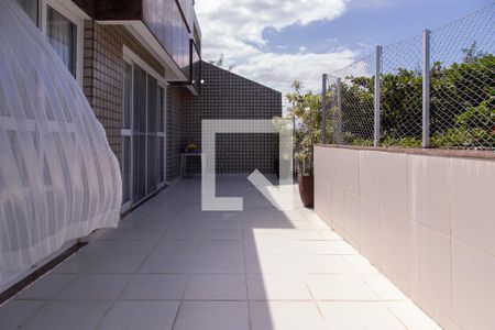 Apartamento à venda com 306m², 4 quartos e 3 vagas Apartamento à venda com 306m², 4 quartos e 3 vagasVaranda da sala