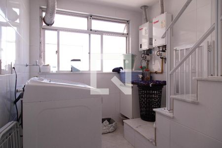 Apartamento à venda com 306m², 4 quartos e 3 vagas Apartamento à venda com 306m², 4 quartos e 3 vagasLavanderia