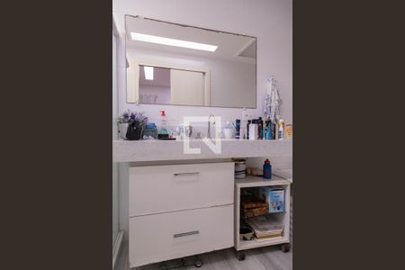 Apartamento à venda com 306m², 4 quartos e 3 vagas Apartamento à venda com 306m², 4 quartos e 3 vagasBanheiro da suíte 2