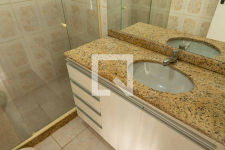 Casa à venda com 241m², 3 quartos e 3 vagasBanheiro da Suíte