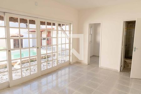 Casa à venda com 241m², 3 quartos e 3 vagasSuíte