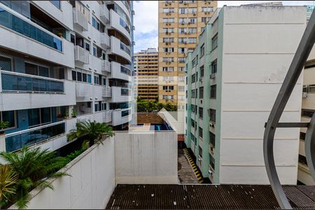 Vista da Sala de apartamento à venda com 2 quartos, 80m² em Icaraí, Niterói