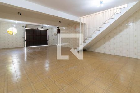 Casa para alugar com 400m², 4 quartos e 5 vagas Casa para alugar com 400m², 4 quartos e 5 vagasGaragem