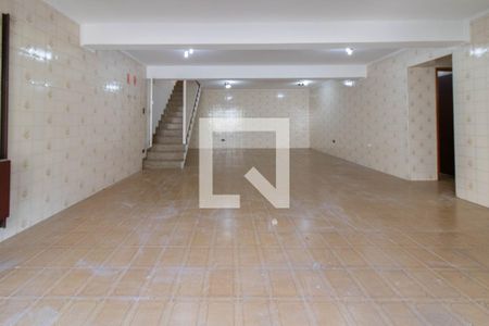 Casa para alugar com 400m², 4 quartos e 5 vagas Casa para alugar com 400m², 4 quartos e 5 vagasGaragem