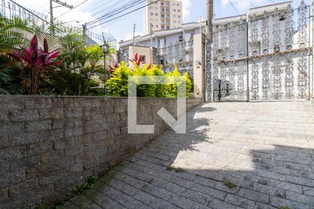 Casa para alugar com 400m², 4 quartos e 5 vagas Casa para alugar com 400m², 4 quartos e 5 vagasEntrada da Garagem