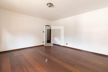 Casa para alugar com 400m², 4 quartos e 5 vagas Casa para alugar com 400m², 4 quartos e 5 vagasSuíte