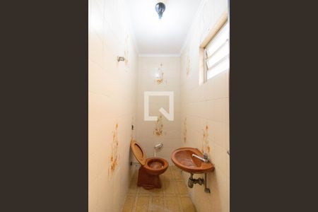 Casa para alugar com 400m², 4 quartos e 5 vagas Casa para alugar com 400m², 4 quartos e 5 vagasBanheiro da Garagem