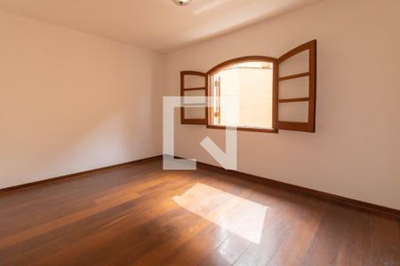 Casa para alugar com 400m², 4 quartos e 5 vagas Casa para alugar com 400m², 4 quartos e 5 vagasQuarto 3
