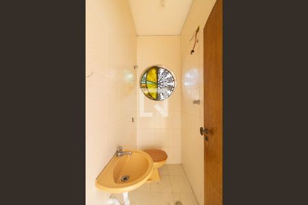 Casa para alugar com 400m², 4 quartos e 5 vagas Casa para alugar com 400m², 4 quartos e 5 vagasBanheiro de Serviço