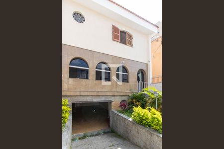 Casa para alugar com 400m², 4 quartos e 5 vagas Casa para alugar com 400m², 4 quartos e 5 vagasFrente da Casa