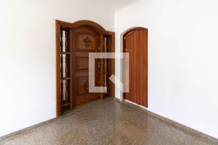 Casa para alugar com 400m², 4 quartos e 5 vagas Casa para alugar com 400m², 4 quartos e 5 vagasEntrada