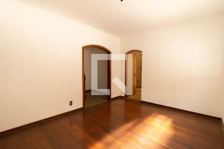 Casa para alugar com 400m², 4 quartos e 5 vagas Casa para alugar com 400m², 4 quartos e 5 vagasSala de Jantar