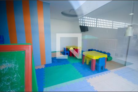 Apartamento para alugar com 72m², 2 quartos e 1 vaga Apartamento para alugar com 72m², 2 quartos e 1 vagaÁrea Comum - Playground