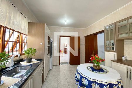 Casa à venda com 240m², 3 quartos e 1 vagaCozinha 