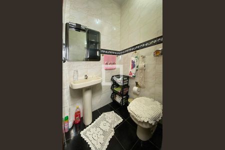 Casa à venda com 240m², 3 quartos e 1 vagaBanheiro 2