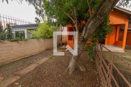 Casa à venda com 169m², 4 quartos e 4 vagasEntrada Casa dos Fundos