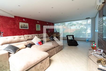 Casa para alugar com 500m², 3 quartos e 3 vagasSala de TV