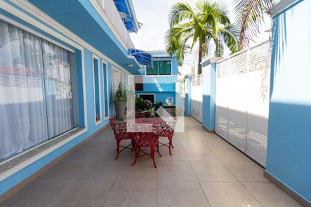 Casa para alugar com 500m², 3 quartos e 3 vagasEntrada