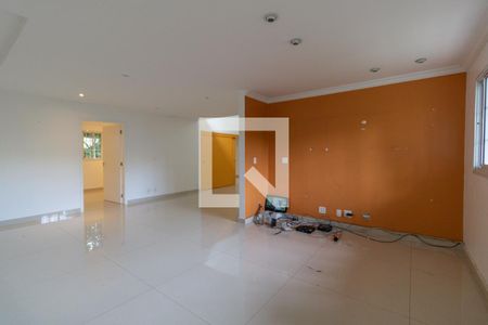 Sala de TV de casa para alugar com 5 quartos, 350m² em Vila Pirajussara, São Paulo