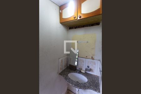 Casa à venda com 430m², 7 quartos e 3 vagasBanheiro Social - Casa dos Fundos