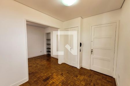 Studio para alugar com 28m², 1 quarto e sem vaga Studio para alugar com 28m², 1 quarto e sem vagaSala de Estar